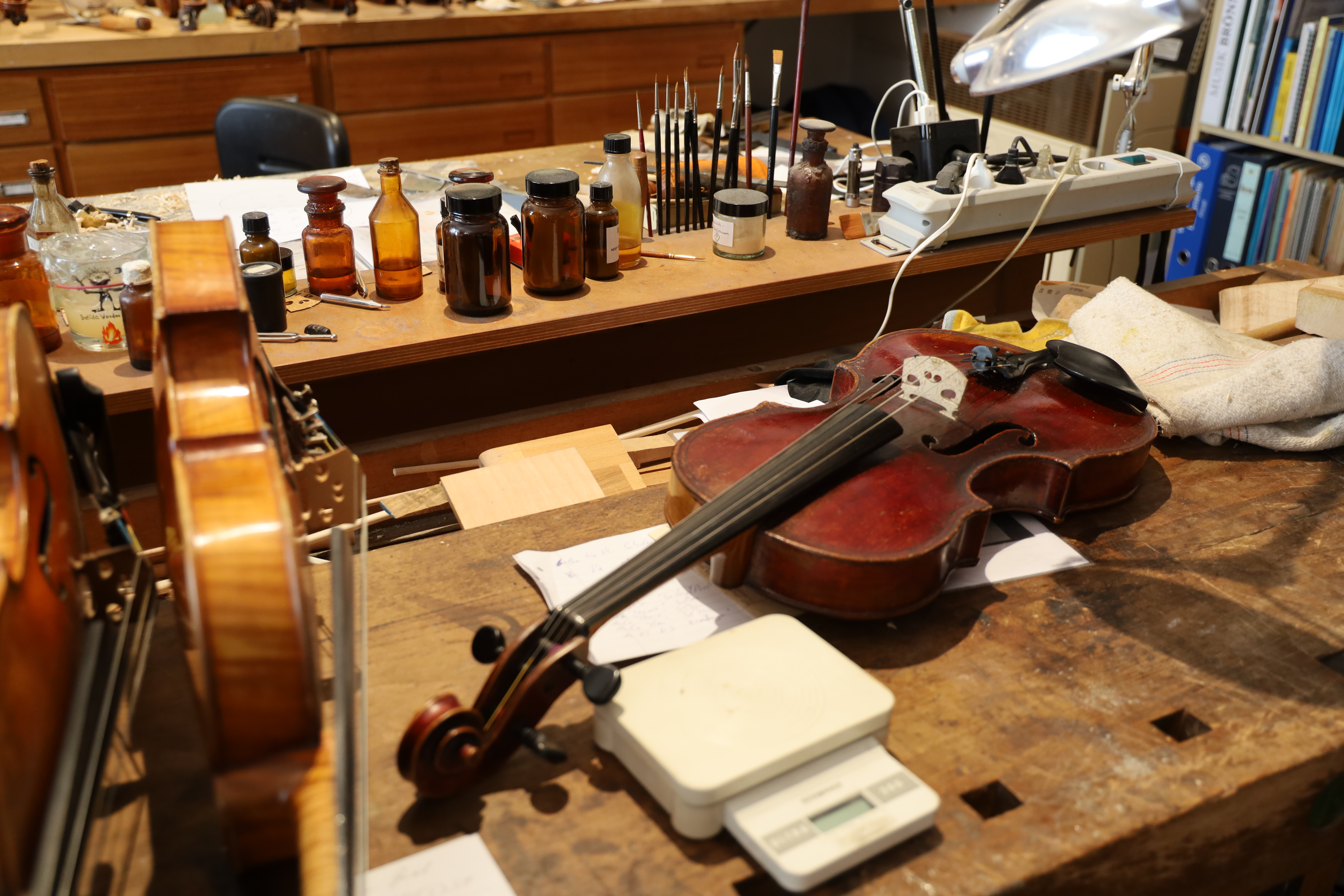 Fertigstellung eines Streichinstrumentes