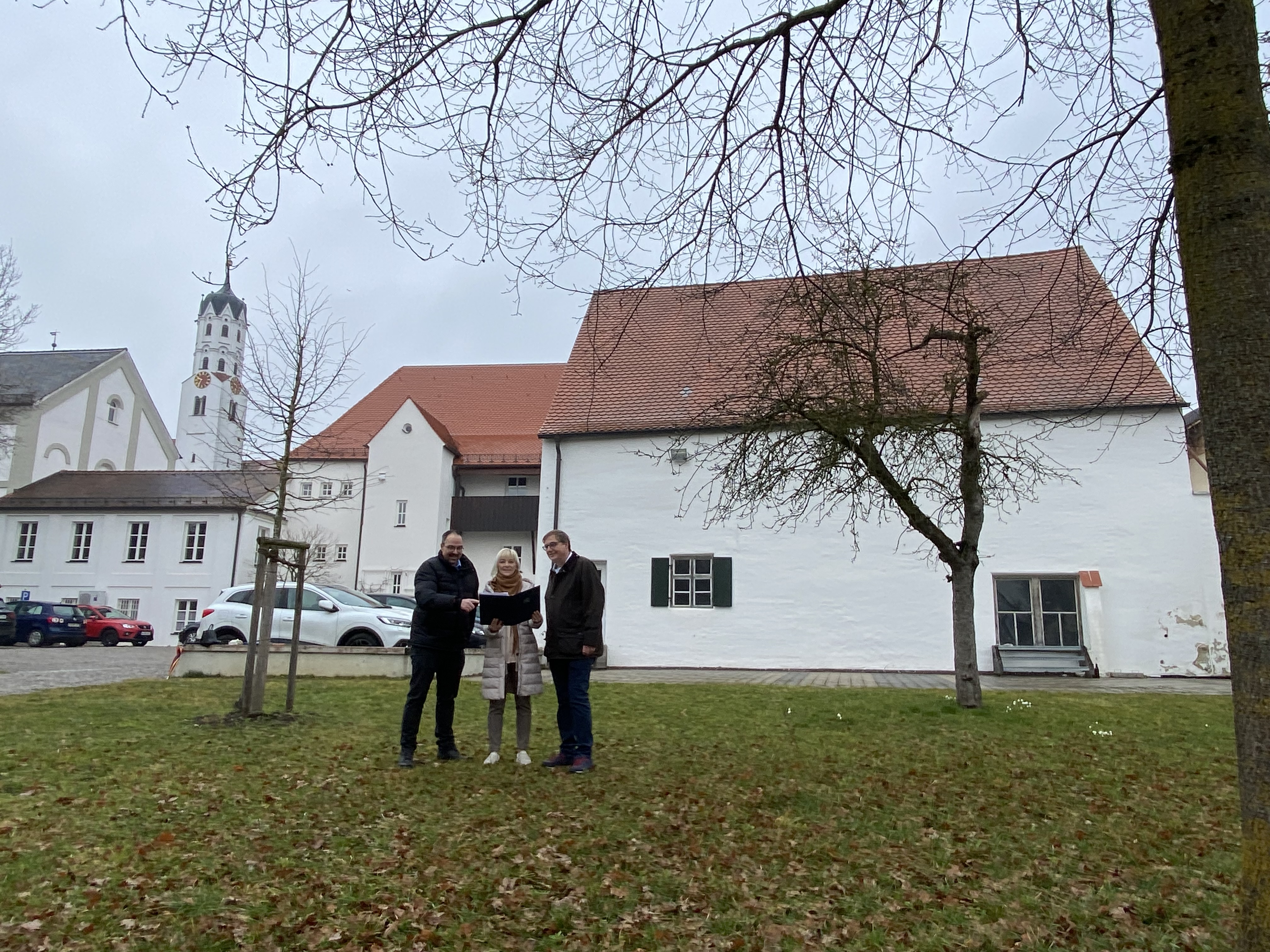 Mottobild zum Beitrag "Einsatz für Photovoltaik auf Dinkelscherber Rathausstadel"