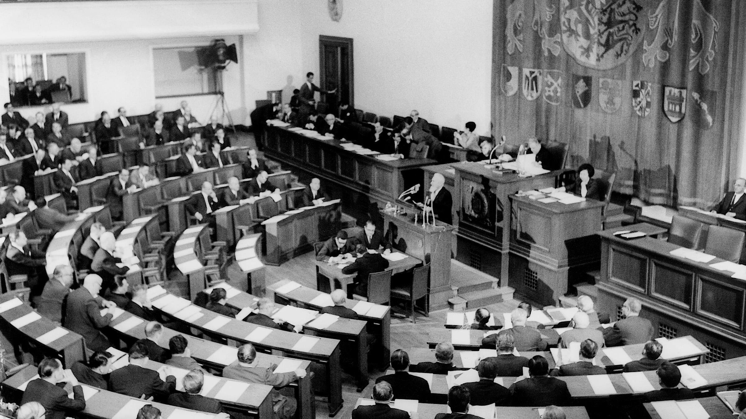 Plenarsaal im Jahre 1962 / Rede von Alois Hundhammer, Staatsminister für Landwirtschaft und Forsten